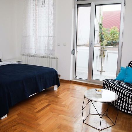 Mikele Appartement Belgrado Buitenkant foto