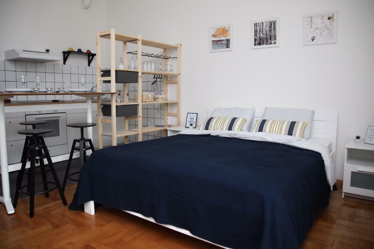Mikele Appartement Belgrado Buitenkant foto